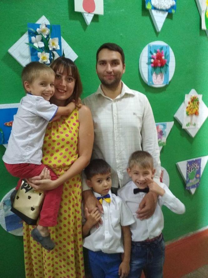 Новини Вінниці - фото з Усиновив трьох дітей після загибелі трьох побратимів. Три виноградини з Афону не допомогли Усиновив трьох дітей після загибелі трьох побратимів. Три виноградини з Афону не допомогли, фото №8 на сайті 20minut.ua