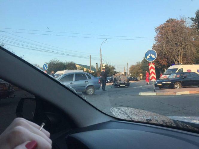 На Старому місті перекинувся легковик. Перші подробиці, фото №1 на сайті 20minut.ua