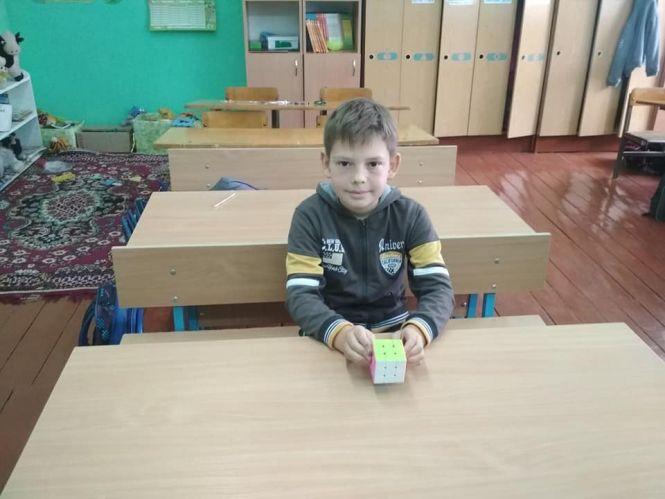 Новини Козятина - фото з Незвичні змагання: хто став найшвидшим у складанні кубика-рубика Незвичні змагання: хто став найшвидшим у складанні кубика-рубика, фото №2 на сайті 20minut.ua