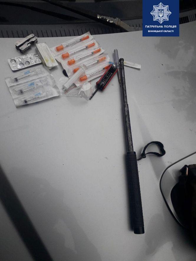 На Хмельницькому шосе затримали нетверезого водія на «євроблясі» зі зброєю, фото №1 на сайті 20minut.ua