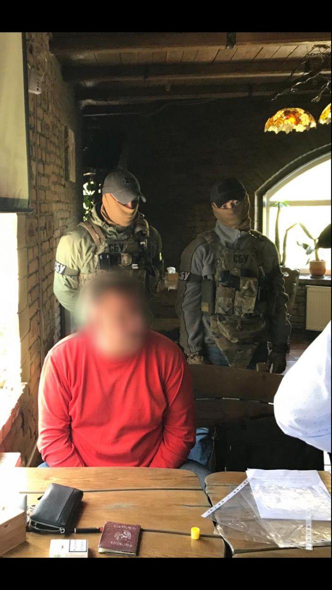 Погрожували розправою, неславою і активістами: в Тернополі у забудовника вимагали 25 000 доларів та сотні метрів житла, фото №1 на сайті 20minut.ua