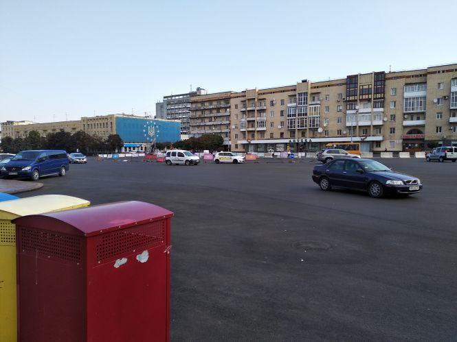 Після "ПАРКування на Соборному" перешкоди для автотранспорту не зникли, фото №2 на сайті 20minut.ua