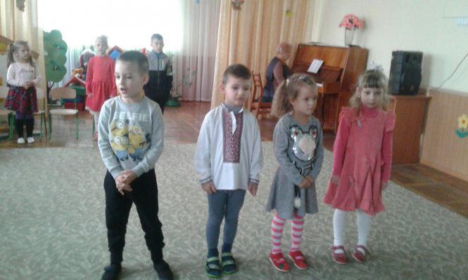 Новини Козятина - фото з У шостому садочку діти вітали вихователів з професійним святом У шостому садочку діти вітали вихователів з професійним святом, фото №2 на сайті 20minut.ua