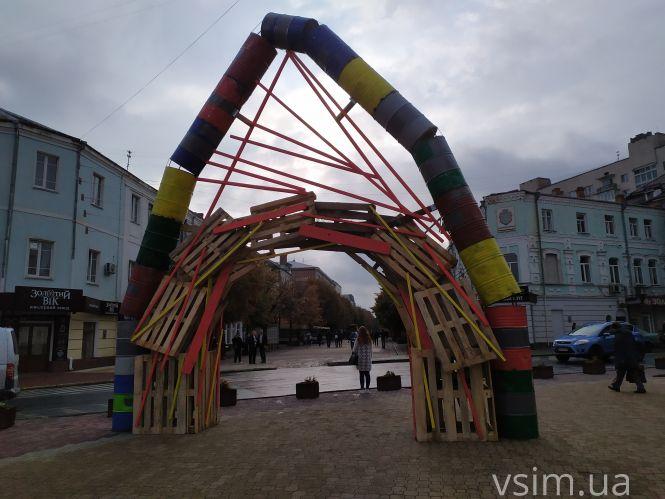 Новини Хмельницького - фото з У центрі Хмельницького встановили інсталяції до Дня міста. Що вони означають У центрі Хмельницького встановили інсталяції до Дня міста. Що вони означають, фото №7 на сайті vsim.ua