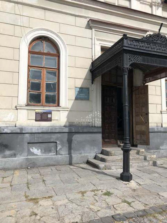 Сім мов та доповнена реальність: у Кам’янці встановили сучасні  туристичні таблички з QR-кодами, фото №1 на сайті vsim.ua