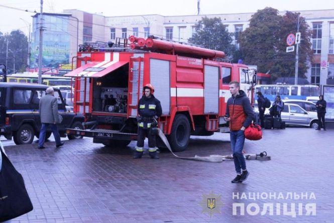 Хибне замінування: із залізничного вокзалу евакуювали 400 людей, фото №1 на сайті 20minut.ua