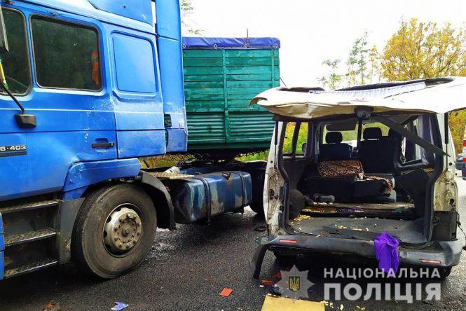 Поблизу Гуйви сталося потрійне ДТП: травмовано пасажирку одного з авто, фото №1 на сайті 20minut.ua
