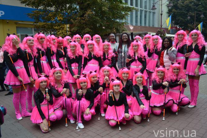 Хмельмен, Тор та жінка-кішка: центром Хмельницького пройшли супергерої (ФОТО, ВІДЕО), фото №6 на сайті vsim.ua