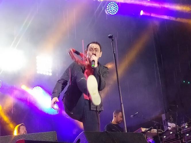 Тисячі людей відривалися на концерті до Дня міста (ФОТО/Coub), фото №6 на сайті vsim.ua