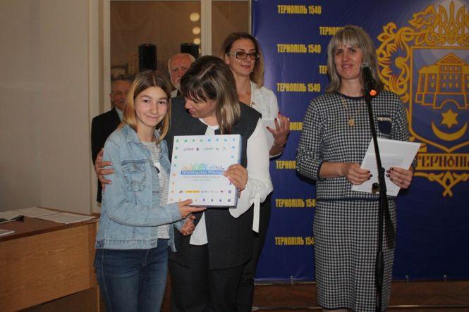 Новини Тернополя - фото з Нагородили переможців конкурсу «ТЕРНОслов-2019» Нагородили переможців конкурсу «ТЕРНОслов-2019», фото №2 на сайті 20minut.ua