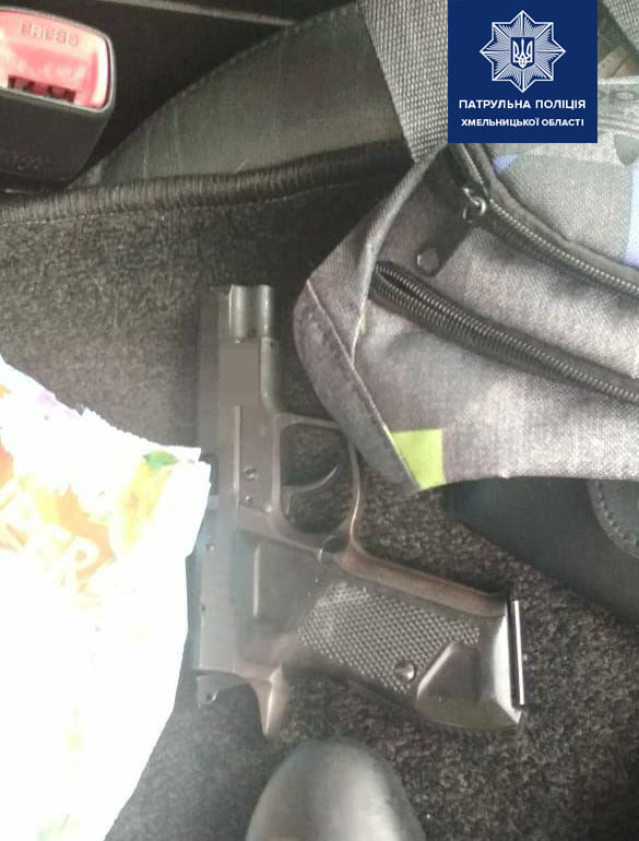 Новини Хмельницького - фото з На Західно-Окружній спіймали водія зі зброєю На Західно-Окружній спіймали водія зі зброєю, фото №1 на сайті vsim.ua