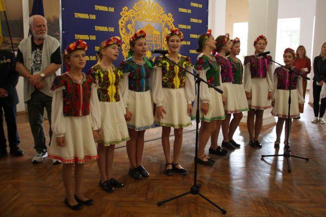Новини Тернополя - фото з Нагородили переможців конкурсу «ТЕРНОслов-2019» Нагородили переможців конкурсу «ТЕРНОслов-2019», фото №10 на сайті 20minut.ua