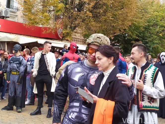 Хмельмен, Тор та жінка-кішка: центром Хмельницького пройшли супергерої (ФОТО, ВІДЕО), фото №16 на сайті vsim.ua