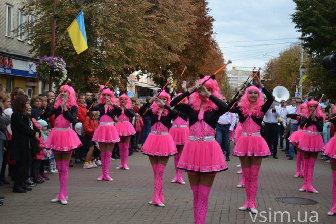 Хмельмен, Тор та жінка-кішка: центром Хмельницького пройшли супергерої (ФОТО, ВІДЕО), фото №7 на сайті vsim.ua