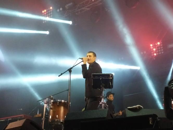 Тисячі людей відривалися на концерті до Дня міста (ФОТО/Coub), фото №2 на сайті vsim.ua