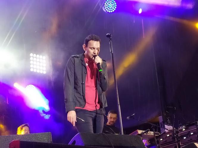 Тисячі людей відривалися на концерті до Дня міста (ФОТО/Coub), фото №5 на сайті vsim.ua