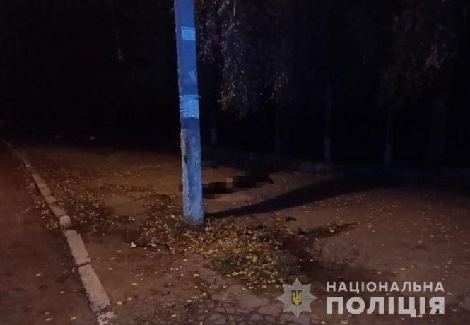 Смертельне зіткнення. 24-річний хмельничанин на мопеді в'їхав у бетонний стовп, фото №1 на сайті vsim.ua