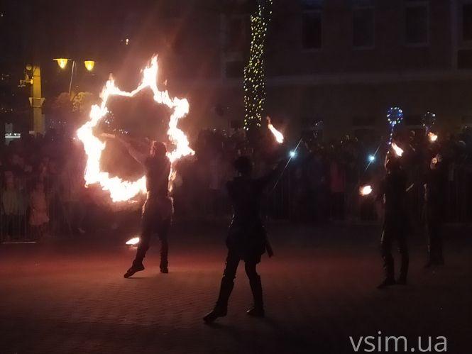 Новини Хмельницького - фото з Фаєр-шоу та Беz обмежень: як фінішувало святкування Дня міста у Хмельницькому Фаєр-шоу та Беz обмежень: як фінішувало святкування Дня міста у Хмельницькому, фото №5 на сайті vsim.ua