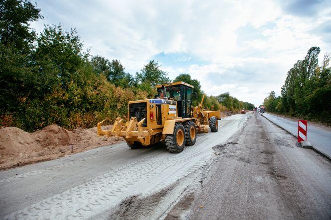 Новини Вінниці - фото з Під Гайсином ремонтують дорогу. Там нині реверсний рух Під Гайсином ремонтують дорогу. Там нині реверсний рух, фото №3 на сайті 20minut.ua