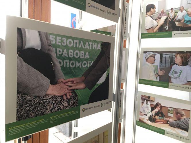 Новини Житомира - фото з У Житомирі відбулося відкриття фотовиставки «Правова допомога поруч» У Житомирі відбулося відкриття фотовиставки «Правова допомога поруч», фото №2 на сайті 20minut.ua