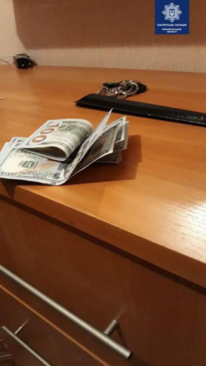 Новини Тернополя - фото з Тернополянин "під кайфом" давав патрульним 700 доларів хабара Тернополянин "під кайфом" давав патрульним 700 доларів хабара, фото №1 на сайті 20minut.ua