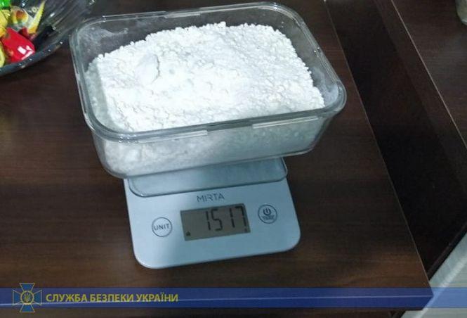 Амфетамін, екстазі та ЛСД: у Хмельницькому знайшли велику партію наркотиків з Азії, фото №3 на сайті vsim.ua