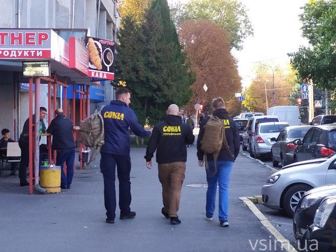 Новини Хмельницького - фото з “Фенікс” і компанія чекали в суді блогера Сороченка. Чим все закінчилося “Фенікс” і компанія чекали в суді блогера Сороченка. Чим все закінчилося, фото №2 на сайті vsim.ua