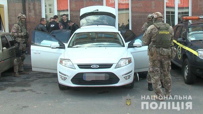У бізнесмена вимагали 5 тисяч доларів. КОРДівці накрили вінницького рекетира, фото №1 на сайті 20minut.ua