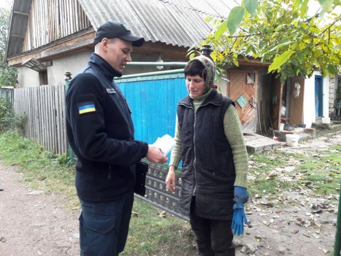 Новини Житомира - фото з Овруцькі рятувальники відпрацьовують найбільш «горимі» населені пункти Овруцькі рятувальники відпрацьовують найбільш «горимі» населені пункти, фото №2 на сайті 20minut.ua