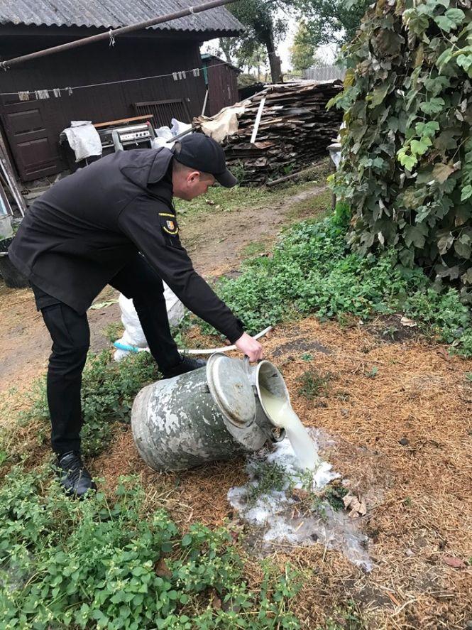 Новини Хмельницького - фото з Мешканець Полонщини влаштував вдома міні-алкогольний завод (ФОТО) Мешканець Полонщини влаштував вдома міні-алкогольний завод (ФОТО), фото №4 на сайті vsim.ua