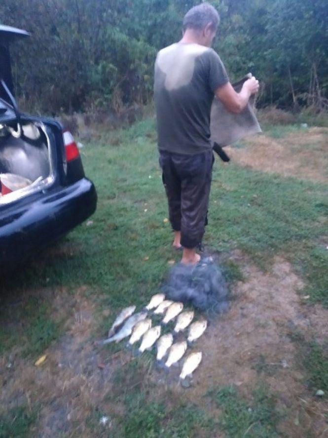 Новини Хмельницького - фото з На Хмельниччині браконьєри виловили риби на майже 90 тисяч гривень На Хмельниччині браконьєри виловили риби на майже 90 тисяч гривень, фото №3 на сайті vsim.ua