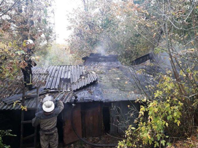 Новини Житомира - фото з У Бердичеві горіли 11 безгосподарських дерев’яних сараїв У Бердичеві горіли 11 безгосподарських дерев’яних сараїв, фото №1 на сайті 20minut.ua