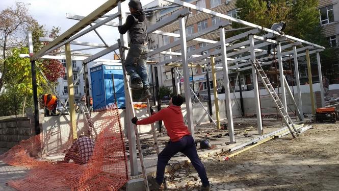 Новини Тернополя - фото з На оновленій Чорновола "росте" МАФ На оновленій Чорновола "росте" МАФ, фото №1 на сайті 20minut.ua