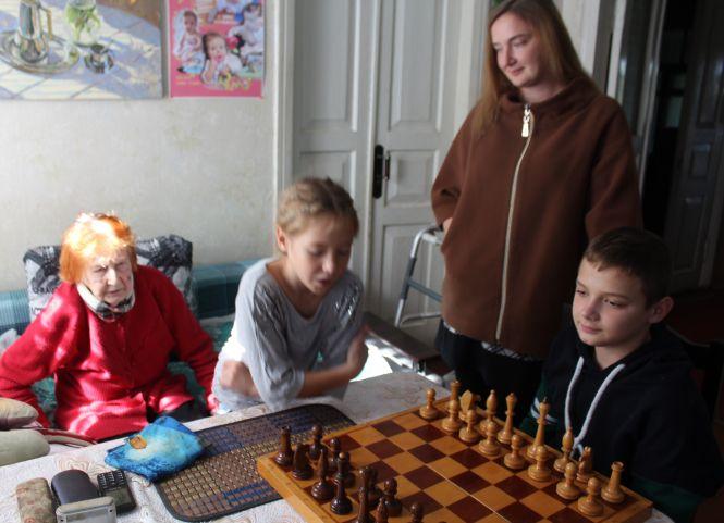 Новини Вінниці - фото з У сто років грає з правнуками в шахи. Як дожити до такого віку? Поради довгожительки У сто років грає з правнуками в шахи. Як дожити до такого віку? Поради довгожительки, фото №8 на сайті 20minut.ua
