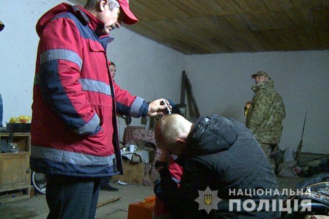 Новини Вінниці - фото з На бійку через собаку викликали «КОРД»: Як у Корделівці поліція звільняла заручника На бійку через собаку викликали «КОРД»: Як у Корделівці поліція звільняла заручника, фото №3 на сайті 20minut.ua
