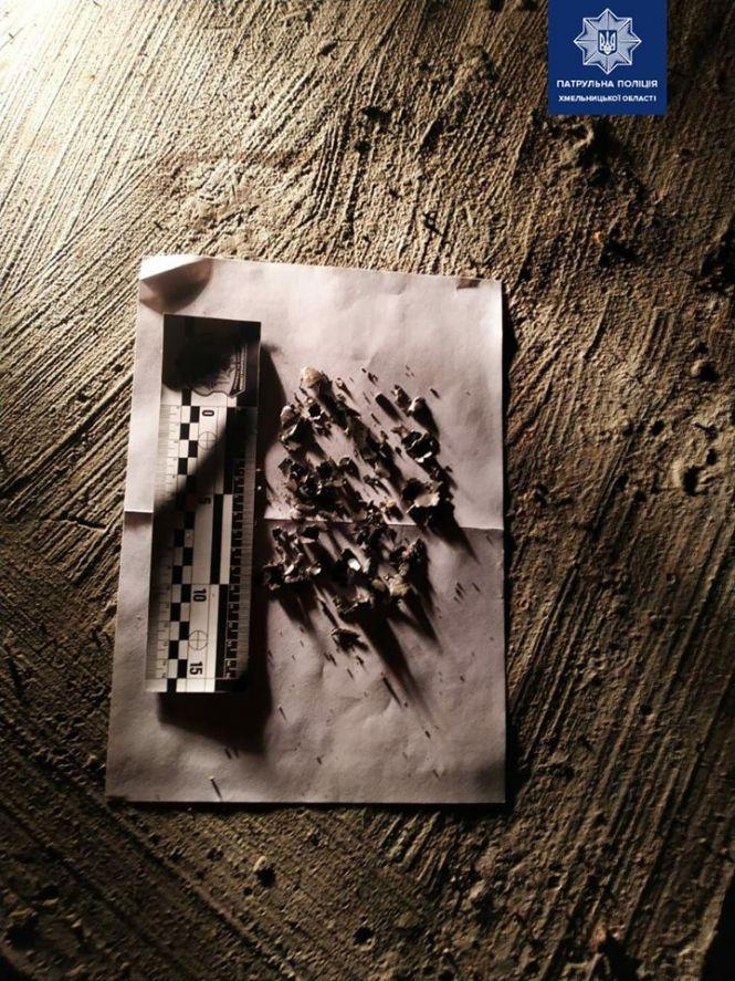 Новини Хмельницького - фото з У Хмельницькому чоловік через помсту підірвав гранату біля будинку родичів У Хмельницькому чоловік через помсту підірвав гранату біля будинку родичів, фото №1 на сайті vsim.ua
