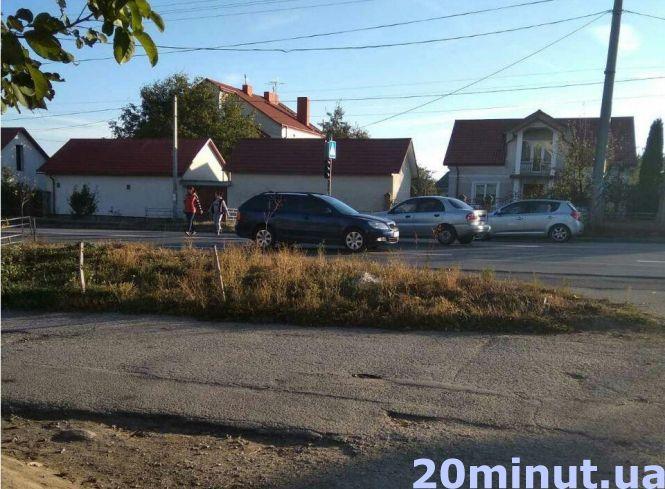 Новини Тернополя - фото з «На безпеку дітей усім начхати»: чому у Великій Березовиці вимкнули світлофори