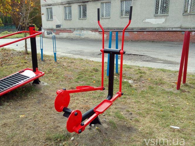 Ремонт дворових спортмайданчиків у Хмельницькому: де зробили і скільки витратили (КАРТА), фото №7 на сайті vsim.ua