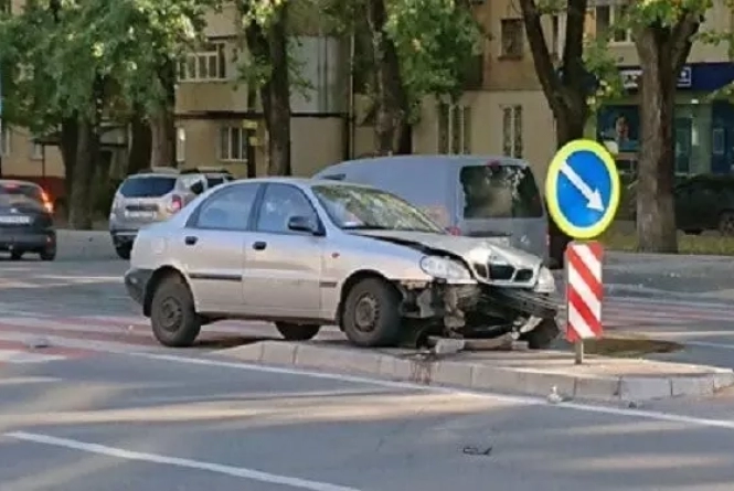 Новини Хмельницького - фото з Збитий пішохід та 23 нетверезих водія: хроніка ДТП у Хмельницькому Збитий пішохід та 23 нетверезих водія: хроніка ДТП у Хмельницькому, фото №1 на сайті vsim.ua