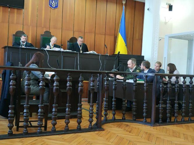 Новини Вінниці - фото з Встиг одружитися у Вінниці. Американця, якому в США загрожує смертна кара, взяли під варту Встиг одружитися у Вінниці. Американця, якому в США загрожує смертна кара, взяли під варту, фото №4 на сайті 20minut.ua