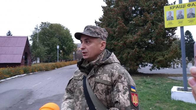 "Армія - це не так страшно, як кажуть": у Тернополі розпочали звільнення зі служби строковиків, фото №4 на сайті 20minut.ua