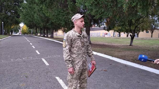 "Армія - це не так страшно, як кажуть": у Тернополі розпочали звільнення зі служби строковиків, фото №1 на сайті 20minut.ua