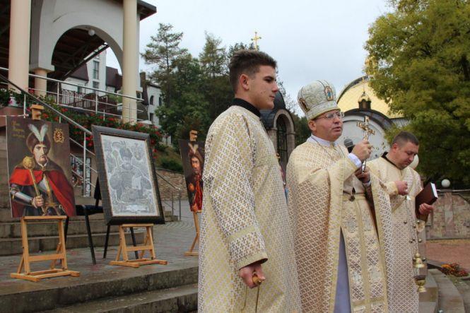 Новини Тернополя - фото з Художники з усієї України подарували свої картини майбутній галереї в Зарваниці Художники з усієї України подарували свої картини майбутній галереї в Зарваниці, фото №2 на сайті 20minut.ua