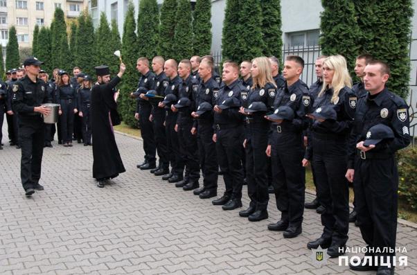 Новини Хмельницького - фото з До хмельницької поліції взяли два десятки новобранців До хмельницької поліції взяли два десятки новобранців, фото №3 на сайті vsim.ua