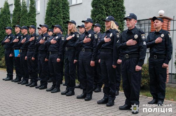 Новини Хмельницького - фото з До хмельницької поліції взяли два десятки новобранців До хмельницької поліції взяли два десятки новобранців, фото №4 на сайті vsim.ua