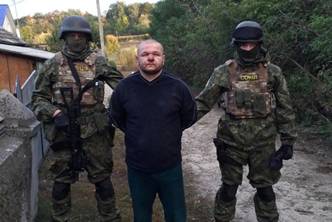 Новини Хмельницького - фото з В’язні-втікачі на чолі з Романом Гадзіною знову в суді: що там відбувалося Втікача Романа Гадзіну переховувала залякана селянка
