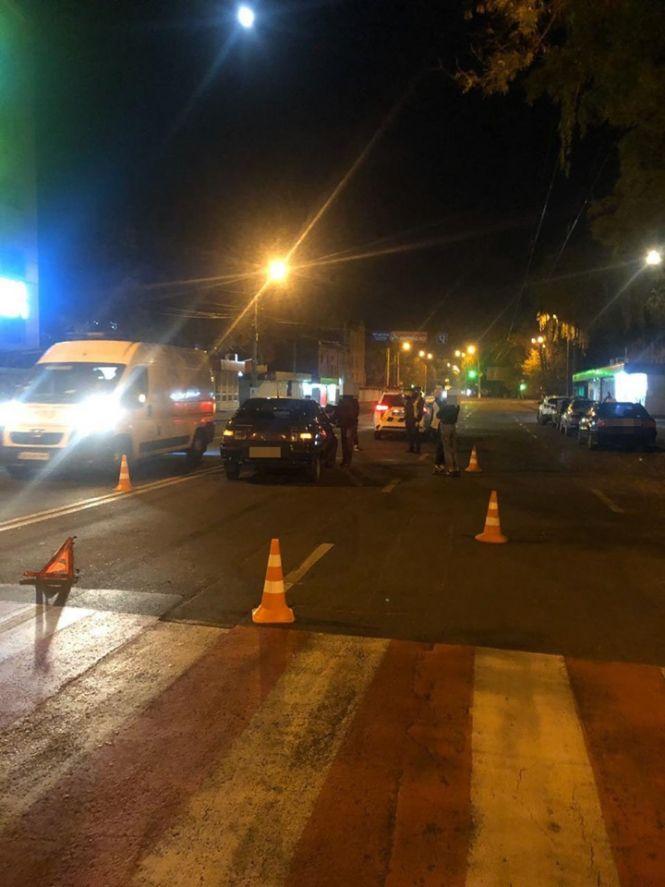 Новини Хмельницького - фото з Біля міської лікарні ВАЗ збив жінку (ФОТО) Біля міської лікарні ВАЗ збив жінку (ФОТО), фото №1 на сайті vsim.ua