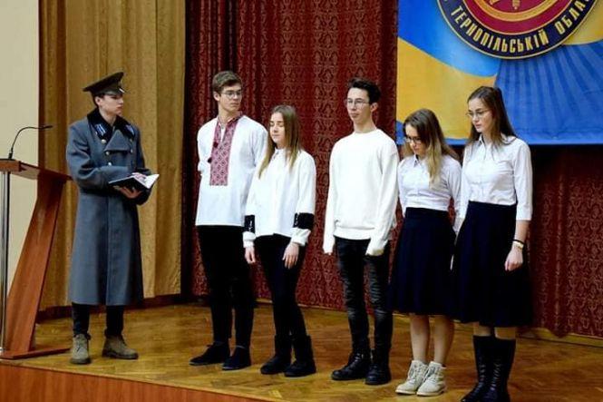 Новини Тернополя - фото з Мистецтво, покликане допомагати: як молодь Тернополя допомагає діткам із інвалідністю Мистецтво, покликане допомагати: як молодь Тернополя допомагає діткам із інвалідністю, фото №2 на сайті 20minut.ua