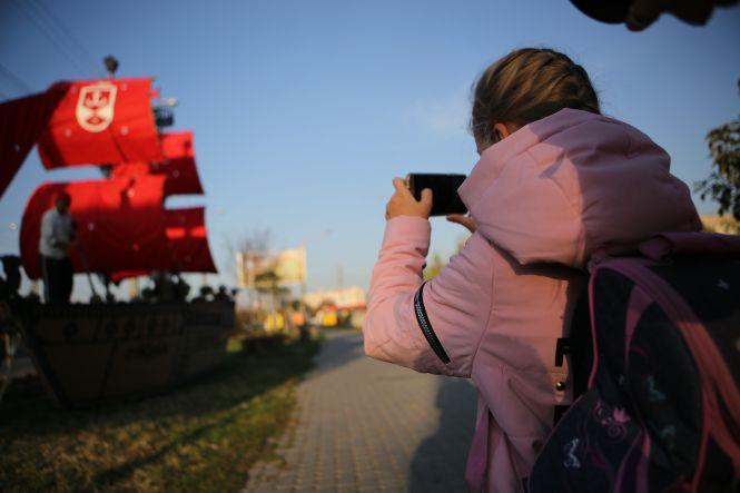 Новини Вінниці - фото з Червоні вітрила Вінниці: на Тяжилові поставили клумбу-корабель «Мрія» Червоні вітрила Вінниці: на Тяжилові поставили клумбу-корабель «Мрія», фото №3 на сайті 20minut.ua