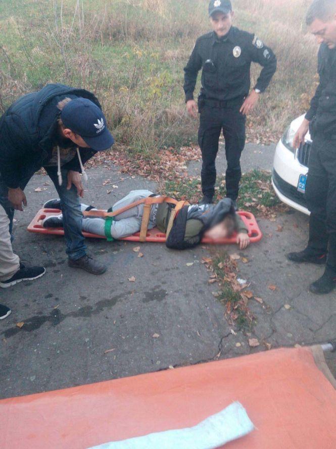 Новини Вінниці - фото з У Сутисках хлопчик впав у 8-метрову яму. Він у важкому стані в реанімації У Сутисках хлопчик впав у 8-метрову яму. Він у важкому стані в реанімації, фото №3 на сайті 20minut.ua